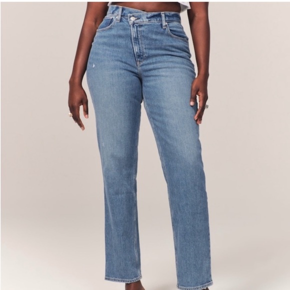 Abercrombie & Fitch Denim - Abercrombie & Fitch The 90s Straight Ultra High Rise Crossover Button Jean